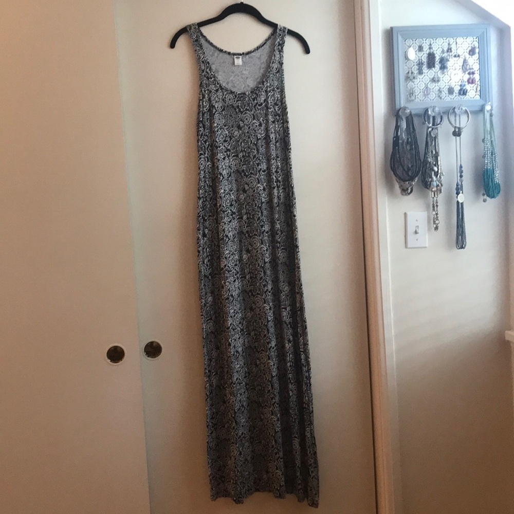 3/$15💥 Old Navy Maxi Dress